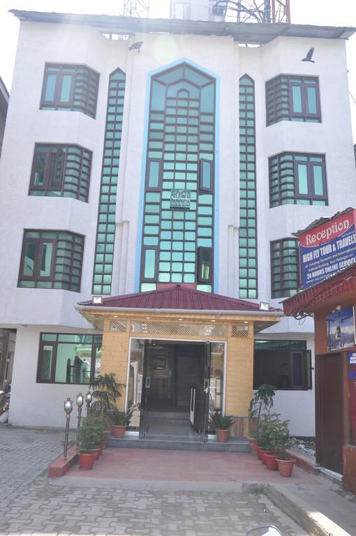 Hotel Azad Durgjan Buitenkant foto