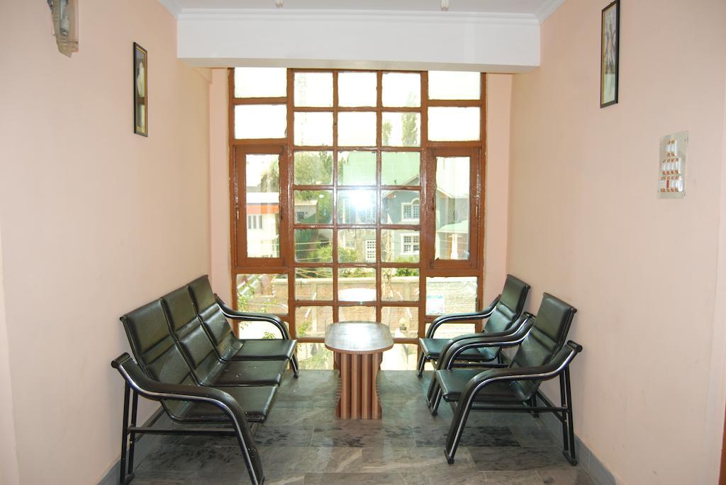 Hotel Azad Durgjan Buitenkant foto